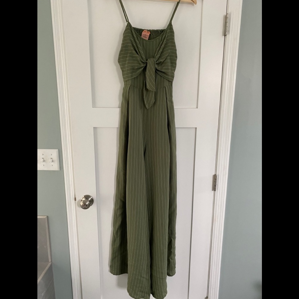 Adorable jumpsuit by flying tomatoe